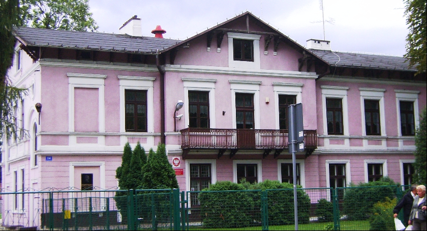 Zdjęcie przedstawia Szkołę Podstawową Nr 1, która także objęta jest reformą oświaty w Skierniewicach.
