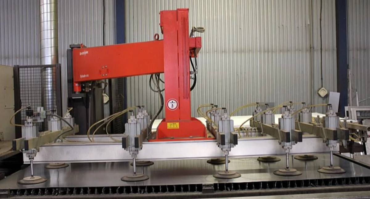 Biznes, Cięcie laserowe Fiber koniec „wąskiego gardła” produkcji - zdjęcie, fotografia