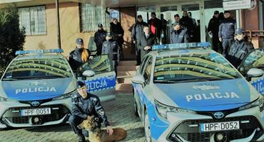 Auta hybrydowe w skierniewickiej policji - jest też nowy pracownik 